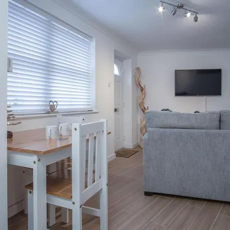 Castle Cove - 1 Bedroom Apartment - Tenby Exterior photo