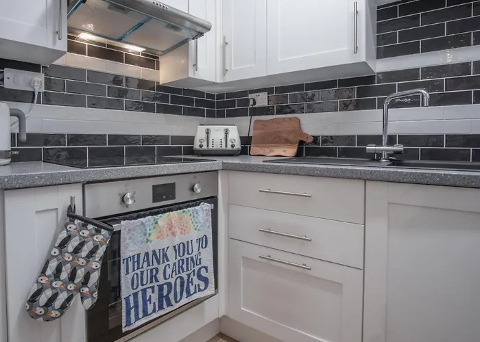 Castle Cove - 1 Bedroom Apartment - Tenby